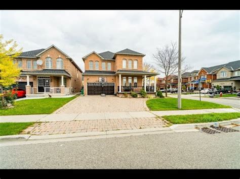 22 Prada Ct, Brampton, ON L6P 2K1 